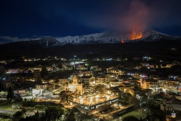 Вулканът Етна изригна отново