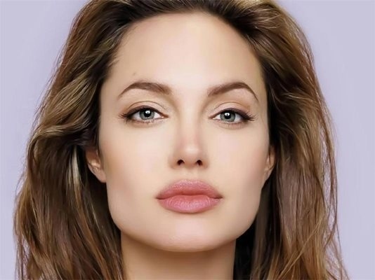 Анджелина Джоли напуска Холивуд, ще живее в Камбоджа и Франция