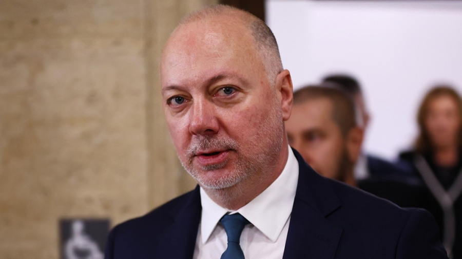 Премиерът Желязков пристигна в Париж за участие в срещата на Коалицията на желаещите