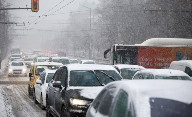 СДВР с призив към хората в София: Ако не се налага да шофирате по спешност, оставете автомобилите си