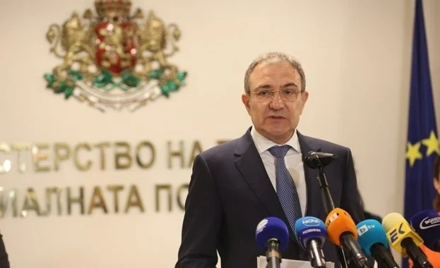 Министър Гуцанов: 1550 евро допълнително ще получат всички пострадали от бедствието в Кърджалийско, Крумовград, Кирково и околните села