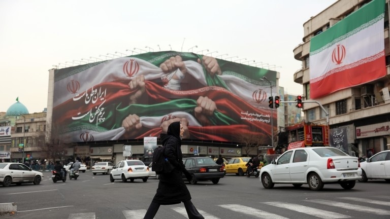 Интернетът в Иран работи на 2%, окървавените протести затихват