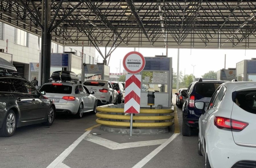 Изключително интензивен е трафикът на ГКПП Капитан Андреево и ГКПП Лесово за товарни автомобили