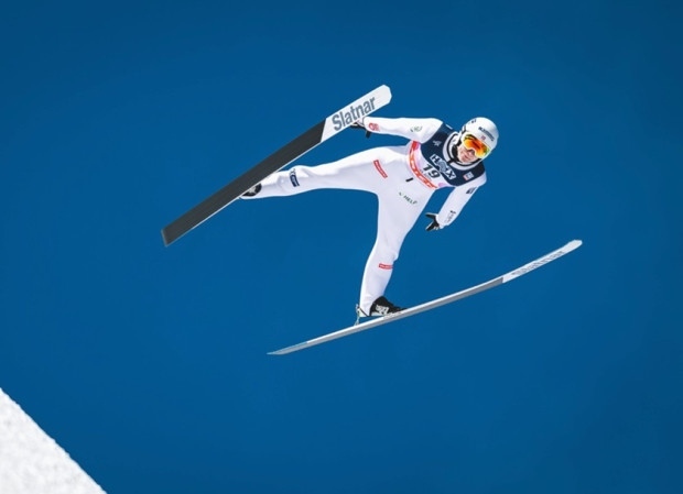 Допинг: Ски скачачи си залепят пениса с тиксо към тялото и летят с метри повече