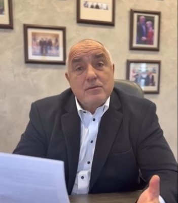 Нелепо изказване, мъжка постъпка и нов фронт - политическият прочит за старта на Радев