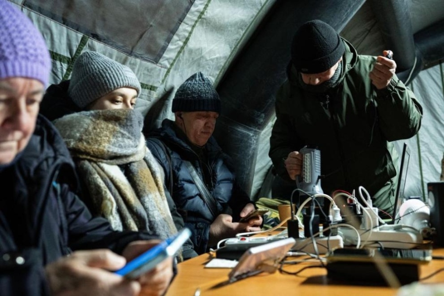 Украинският парламент е без вода и парно, а 1 млн. жители на Киев – без ток след руска атака