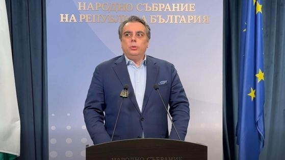 Асен Василев за Съвета за мир: Натикаха България в кьошето до Унгария