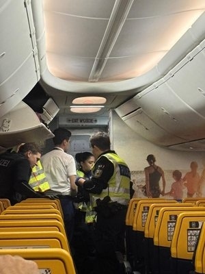 Самолетът от Лондон до София се приземи аварийно в Мюнхен заради пиян българин