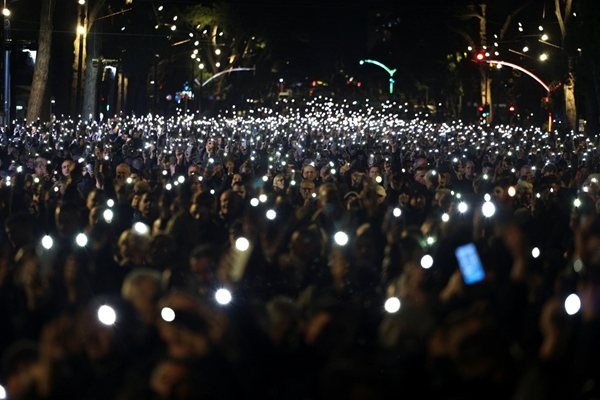 18 души арестувани след вчерашния антиправителствен протест в Тирана, двама се издирват
