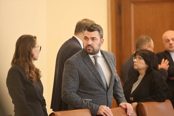 Отлагат ратификацията за Съвета за мир за следващия парламент