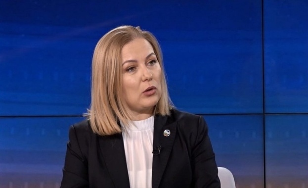 Надежда Йорданова: Внасяме предложение за връщане на машинния протокол при гласуването с машини