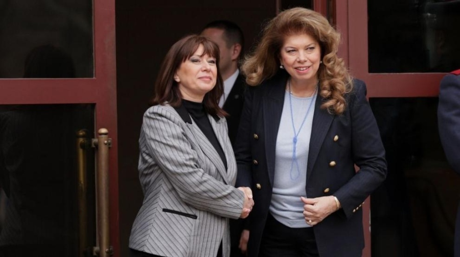 В търсене на служебен премиер: Йотова посрещна омбудсмана на Дондуков 2