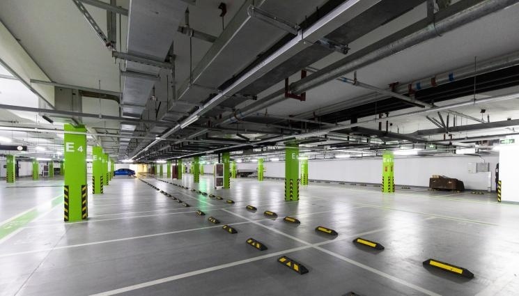 След промяната на буферните паркинги в София: Скок на цените с 800%