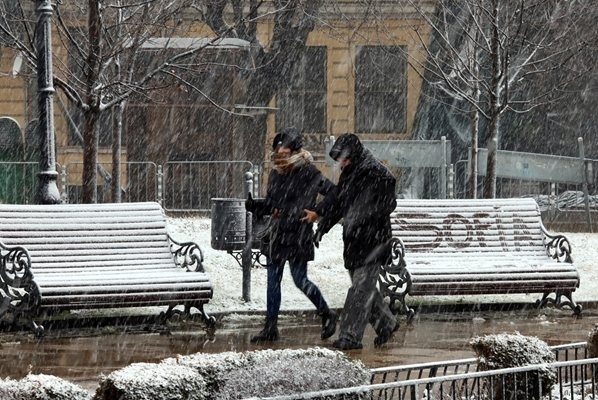 След по-меките почивни дни отново мраз и сняг