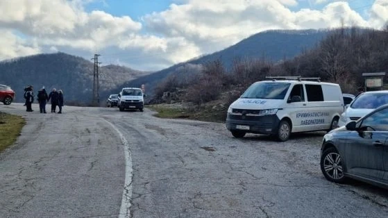Полицията за телата на Калушев и двамата младежи: Стрелбата е била вътре в кемпера