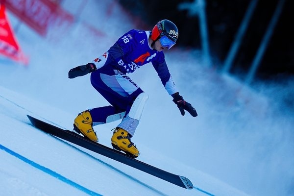 Министър Пешев посреща олимпийския медалист Тервел Замфиров