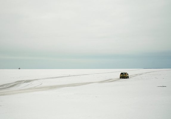 В Естония откриха 20-километров път по повърхността на замръзнало море