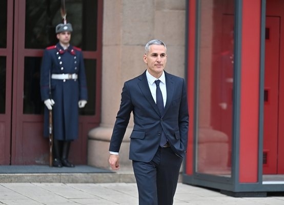 Андрей Гюров изкачва и своя политически връх в кариерата