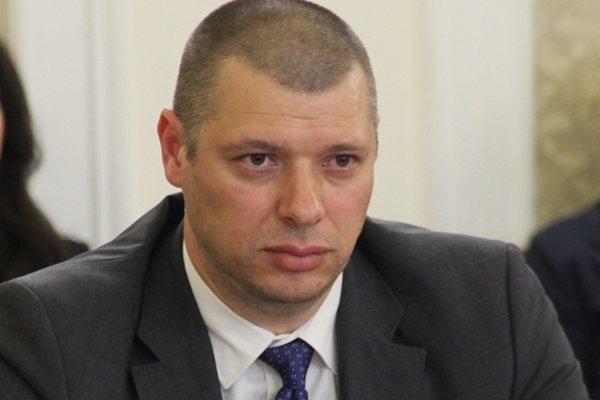 Антон Славчев е подал оставка