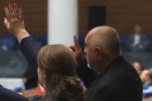 Деница Сачева: Никога не си тръгвам, когато е трудно