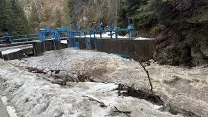 Проливните дъждове затвориха пътя Велинград - Сърница