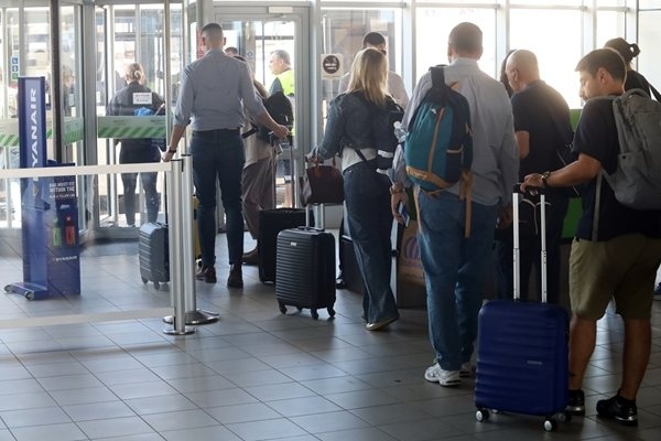 България се присъединява към делото на Италия срещу Райънеър