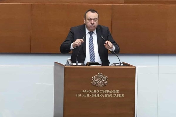 Вдигнаха наказанията за разврат с деца до 16 г. - вече ще е като с малолетно