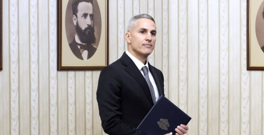 Борисов и Пеевски в истерия от кабинета Гюров