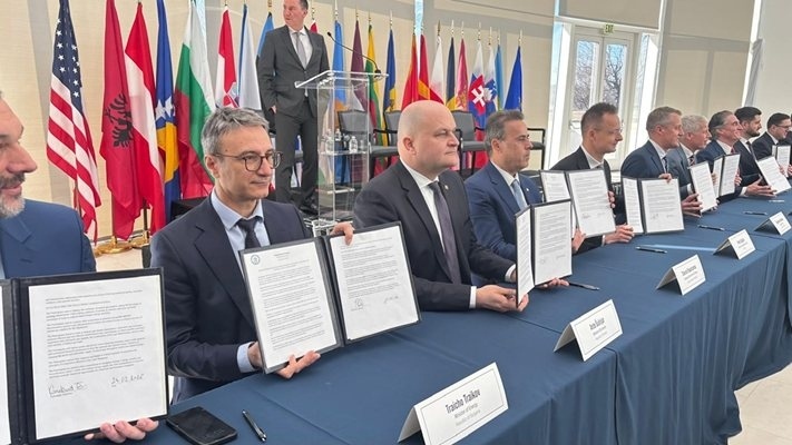 България може да участва в доставките на втечнен природен газ за Украйна