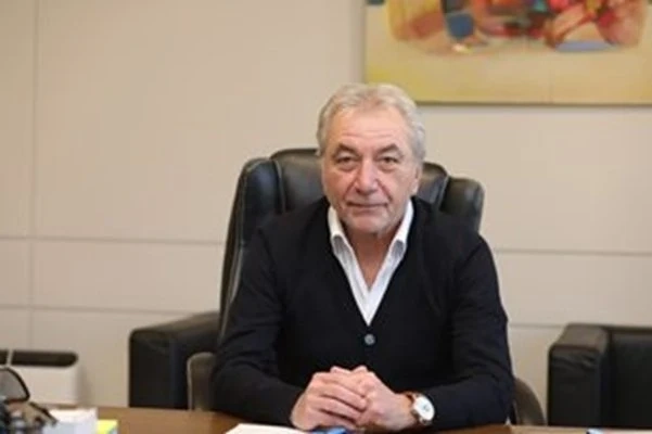 Росен Карадимов: Две гръцки фирми държат пазара на мляко, надценките на търговците са до 77%