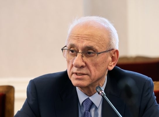 Силви Кирилов: Няма десетократно завишени цени при обществената поръчка за скринингови тестове