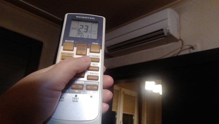 КЗП влезе в трите електроснабдителни дружества заради скъпия ток