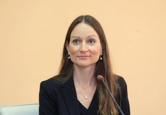 Министърът на икономиката: КЗП да бъде безкомпромисна при проверките в ЕРП-тата