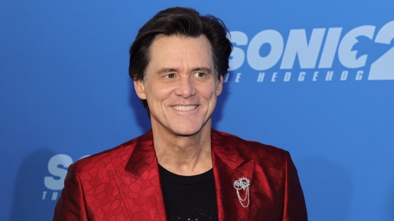 Или са му направили нещо, или не е той: феновете на Джим Кери подозират, че актьорът е бил заменен от клонинг