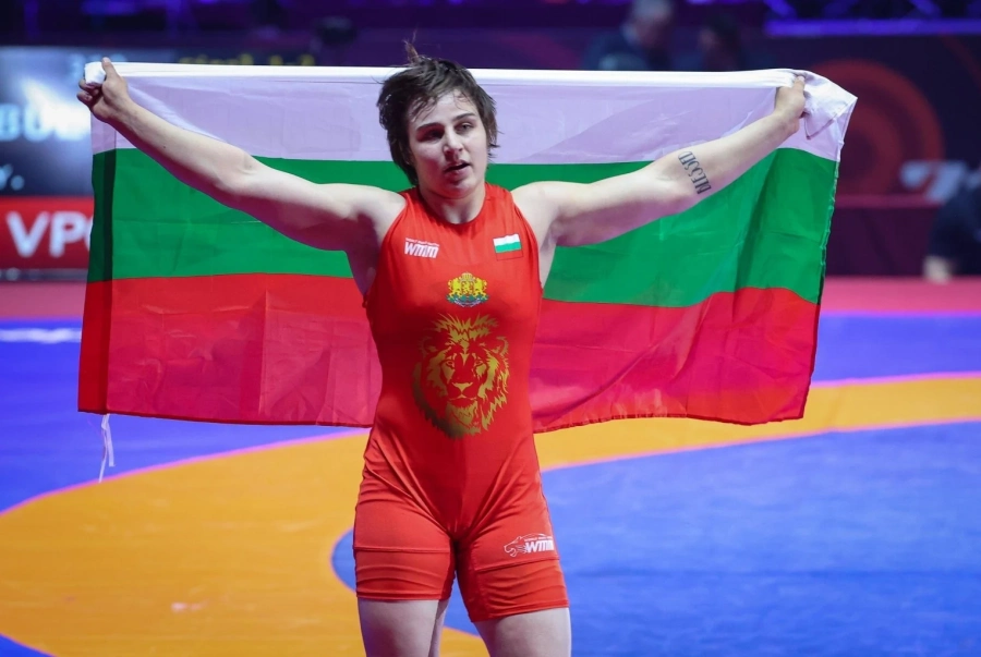 Юлияна Янева триумфира със злато в Тирана