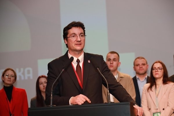 Крум Зарков регистрира БСП за изборите