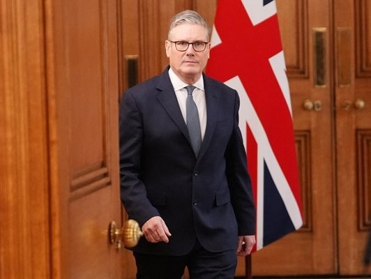 Лондон праща разрушител и 2 хеликоптера в Кипър след атаки срещу военната си база там