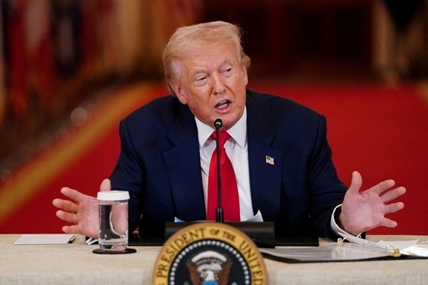 Доналд Тръмп се закани да удари Иран много тежко днес