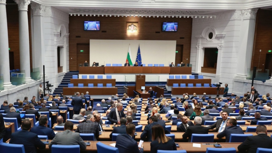 Извънредно заседание на парламента във вторник, 10 март заради кризата в Близкия изток