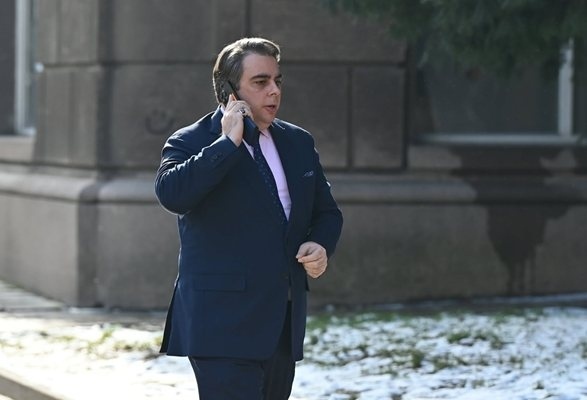 Асен Василев: Очаквам сегашният парламент да приеме удължителния закон за бюджета
