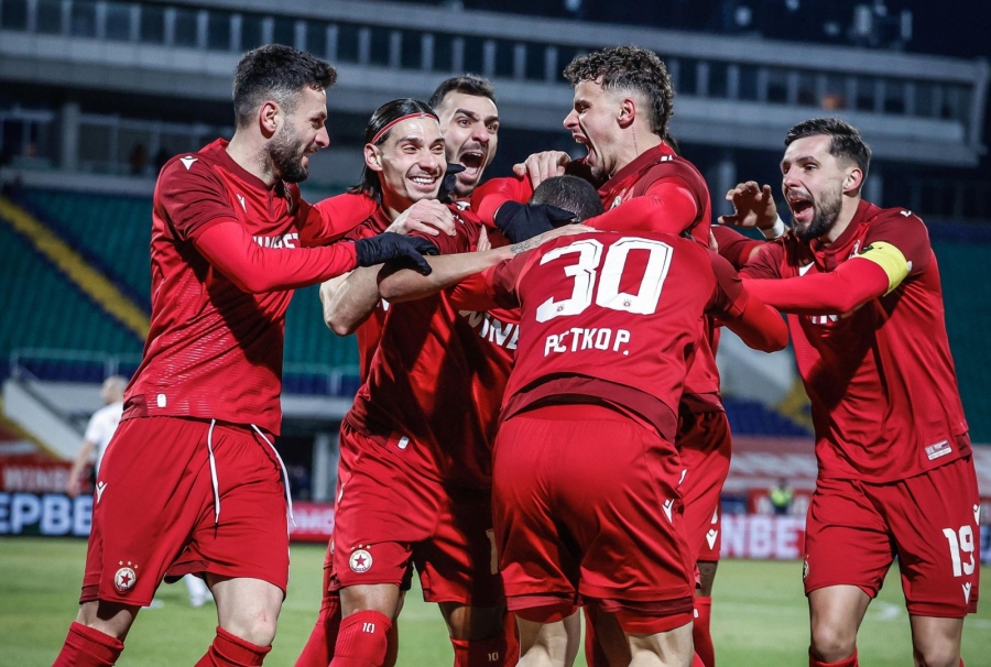 ЦСКА победи Локомотив София в столичното дерби от 25-ия кръг