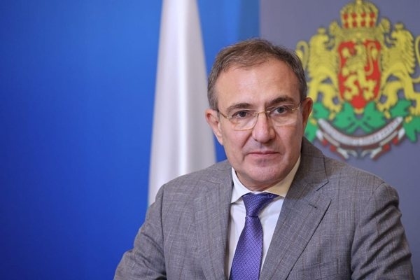 Гуцанов: Колкото може повече добавки - толкова по-добре