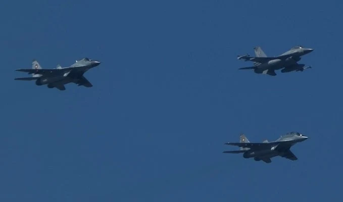 Български МиГ-29 и гръцки F-16 тренират охрана на въздушното ни пространство