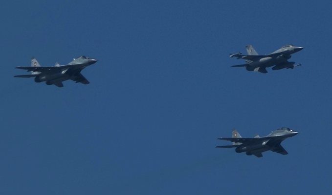 Български МиГ-29 и гръцки F-16 тренират охрана на въздушното ни пространство
