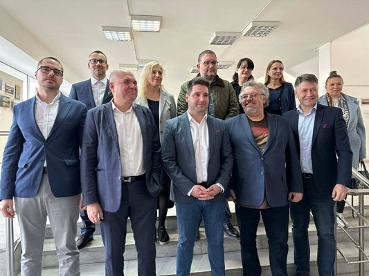 ПП-ДБ при регистрацията на листата в Пловдив: Радев ни е опонент, но нямаме против да ни подкрепи