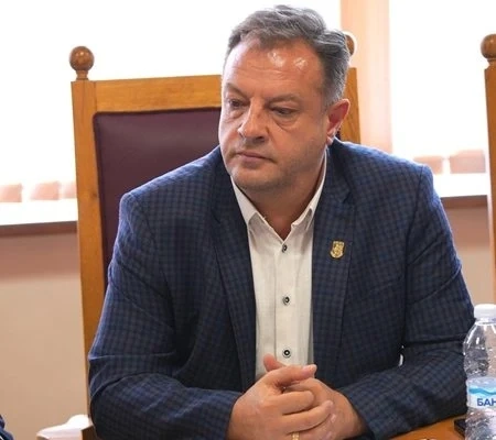 Кметове: С удължения бюджет местната власт няма да бъде блокирана