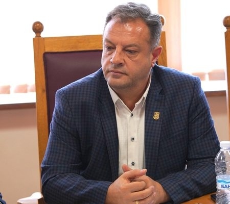 Кметове: С удължения бюджет местната власт няма да бъде блокирана