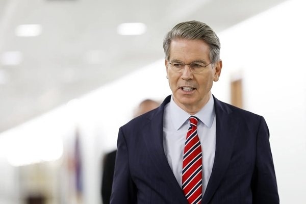 САЩ обмислят да отменят санкциите срещу иранския петрол, натоварен на танкери