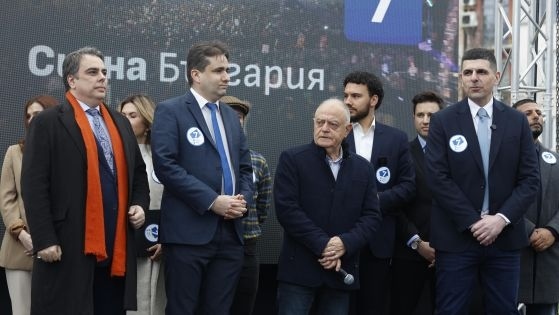 ПП-ДБ откриха кампанията с въпроси към Радев за Путин и за това кой е олигархията