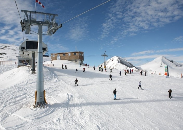 Банско удължава ски сезона до Великден с отлични условия и намалени цени